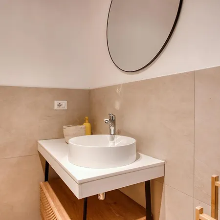 Warm In Decor I Apartment Milan