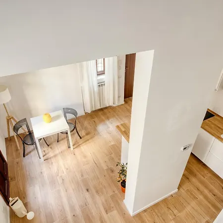 Daire Hostmate - - Loreto